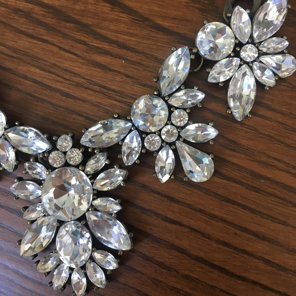 Fantastic crystal and brass vintage look statement necklace. - Picture 3 of 5